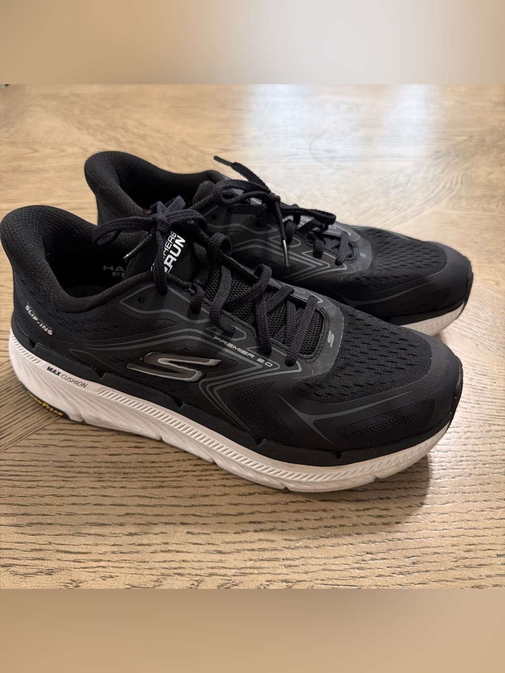 Woman's Shoes SKECHERS Max Cushioning Premier 2.0 Overland Hands Free 9